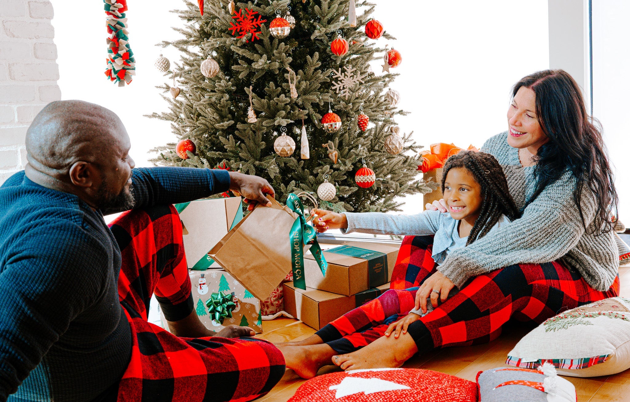 Guide cadeaux de Noël ✧ édition 2026 : des idées d’ici pour tous ceux qu’on aime