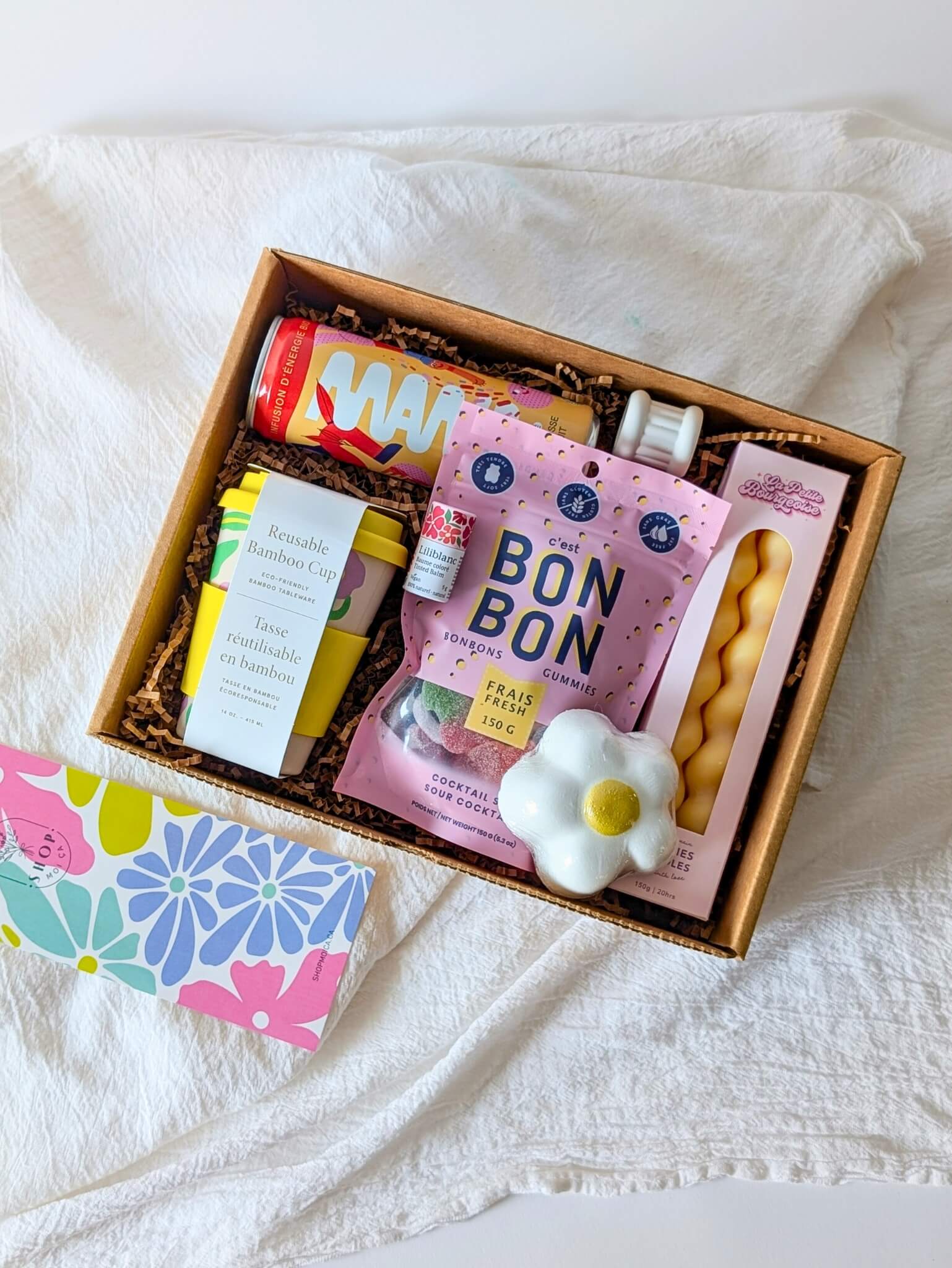 What to Put in a Gift Box: Unique Ideas Revealed